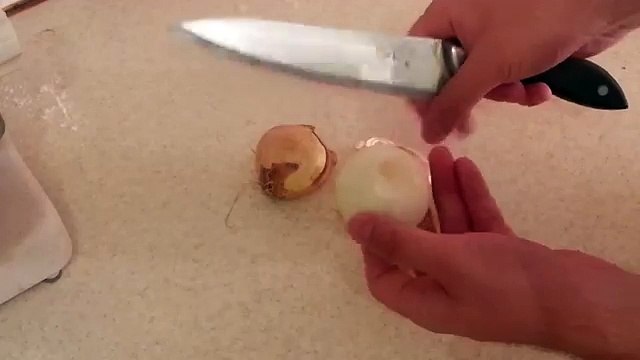 Как чистить лук правильно