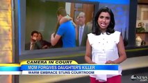 Une mère fait un câlin au meurtrier de sa fille, la raison est absolument incroyable!