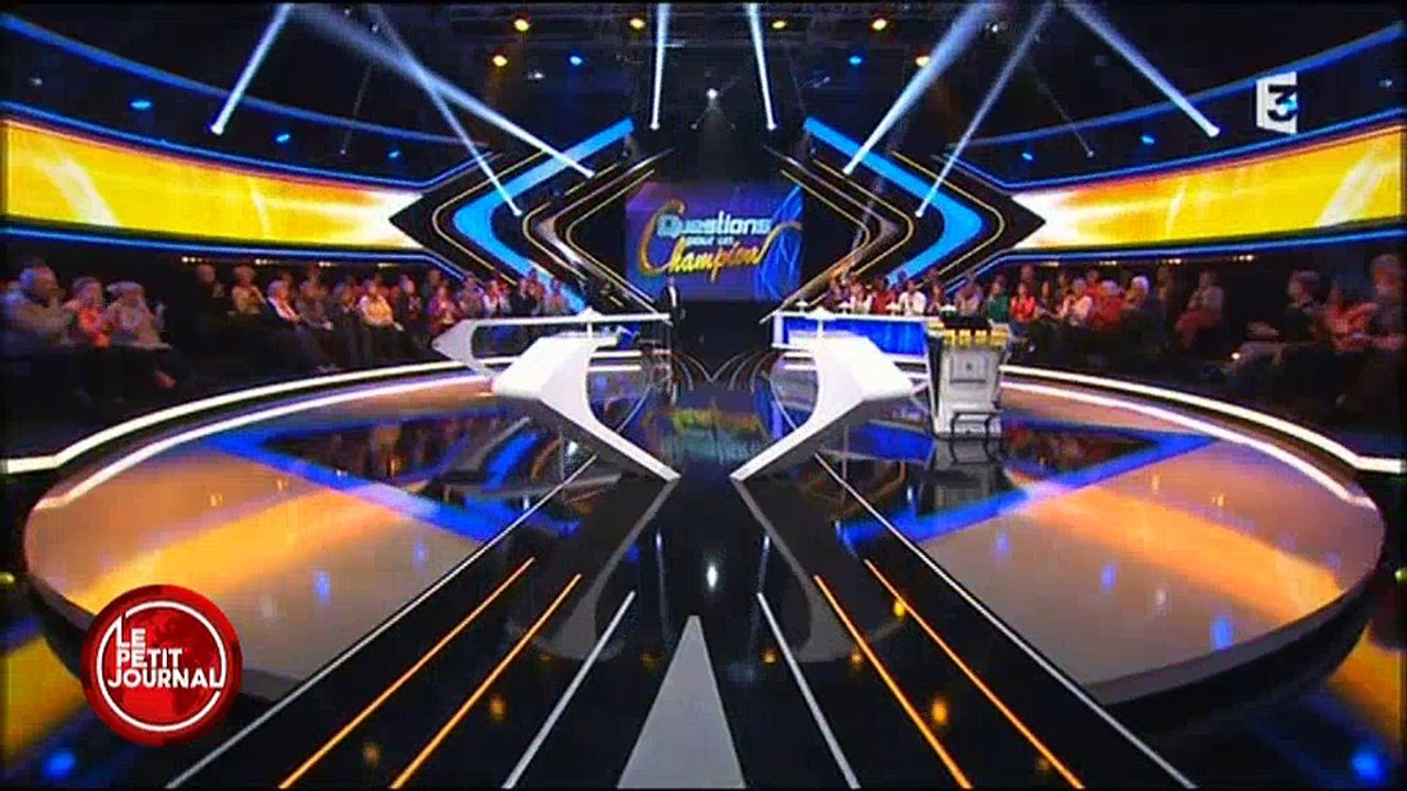 "Le Petit Journal" tacle Samuel Etienne et la nouvelle version de "Questions pour un champion" - Regardez