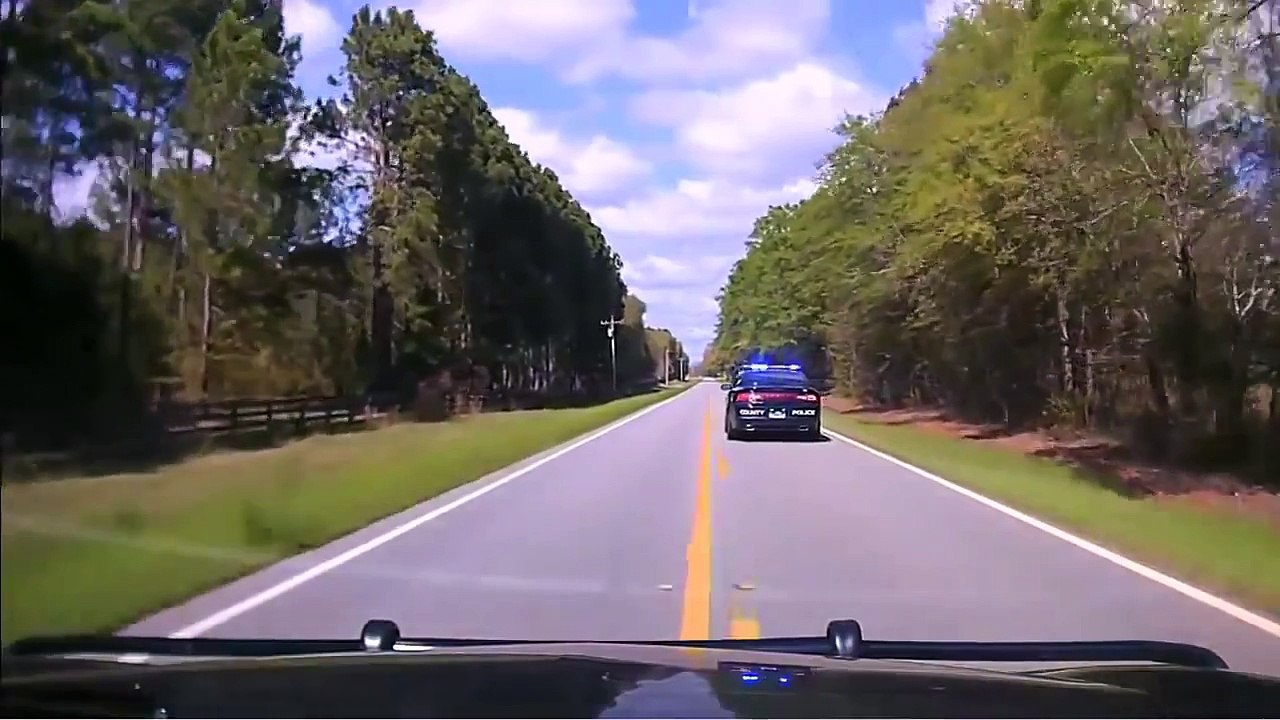 Policía vs Camioneta Persecución de Alta Velocidad - 2016