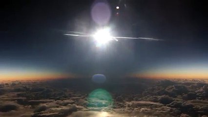 Éclipse solaire depuis un avion