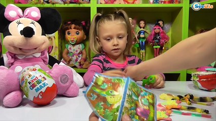 ✔ Минни Маус. Игрушки для детей. Ярослава открывает Киндер Сюрпризы. Видео для девочек ✔