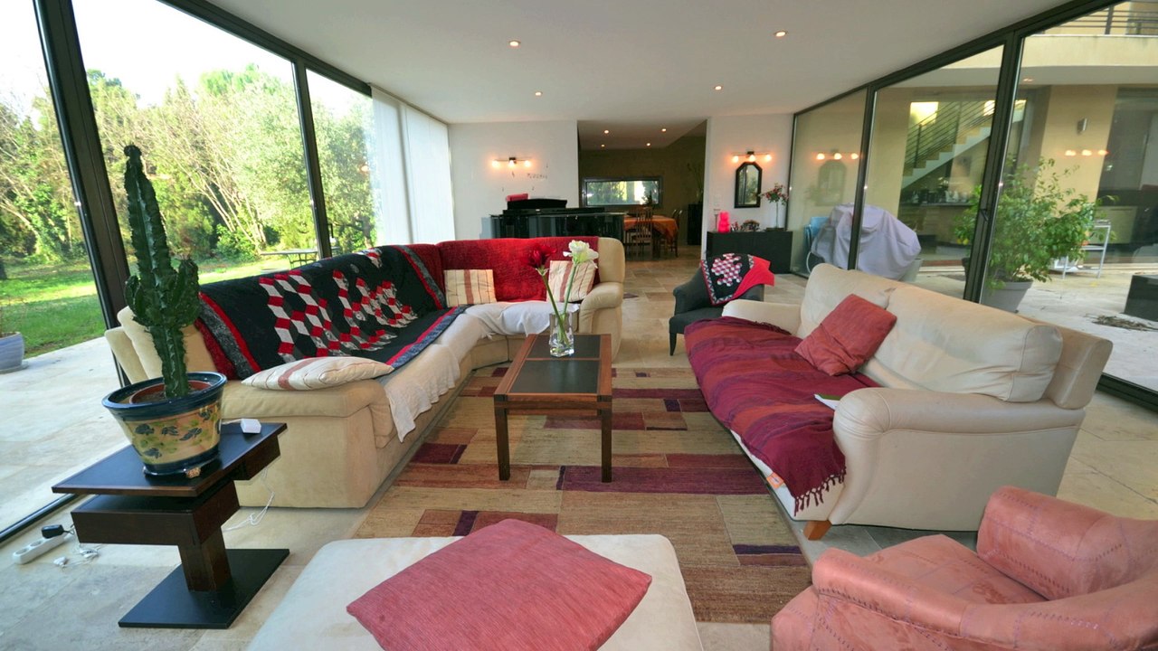 A VENDRE à Saint-Rémy-De-Provence VILLA contemporaine 395 m² - Vue alpilles dégagée