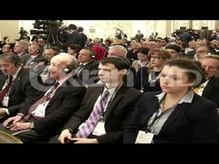 PRESIDENTI NISHANI MERR PJESE NE FORUMIN E IV GLOBAL NE BAKU