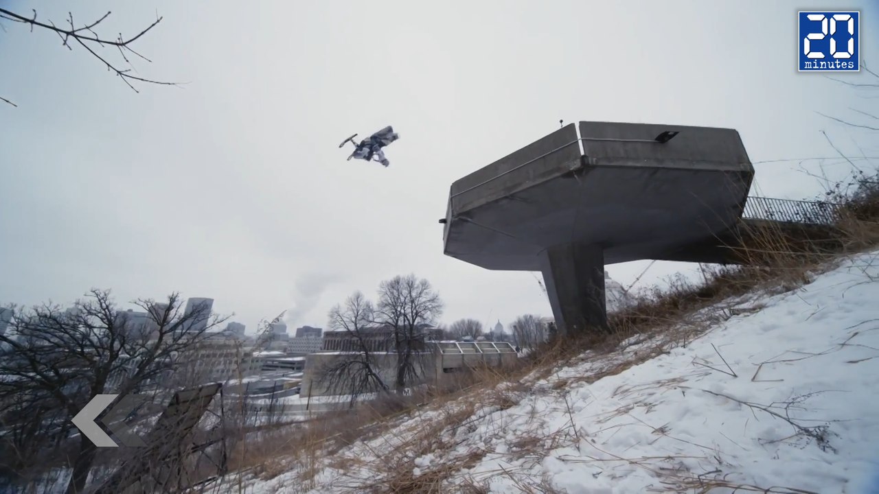 Backflip en motoneige en pleine ville ! - Le rewind du jeudi 10 mars 2016.