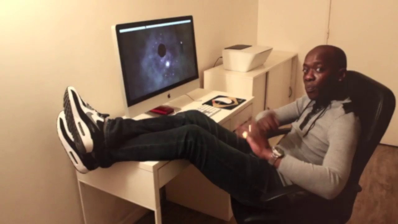 YAROSCAR-CLIP OFFICIEL "APRÈS QUOI COURIR ?" (ALBUM "JE CHANTE, DONC JE SUIS") (2016)