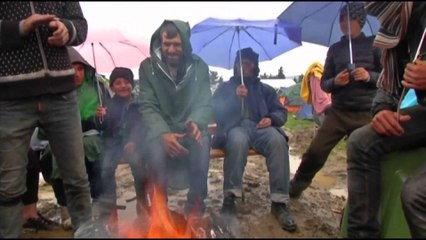 Refugjatët e ngujuar në Idomen, të vendosur për të vazhduar rrugëtimin