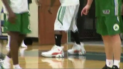Nate Robinson runs in Shaq's giant shoes -Funny