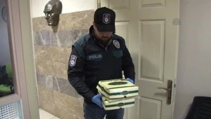 Kutudaki Pastaların Arasından Uyuşturucu Çıktı