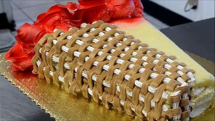How to Make Cake thats looks like a Bouquet of Red Flowers