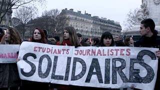 À Paris, 35000 personnes pour soutenir Charlie Hebdo