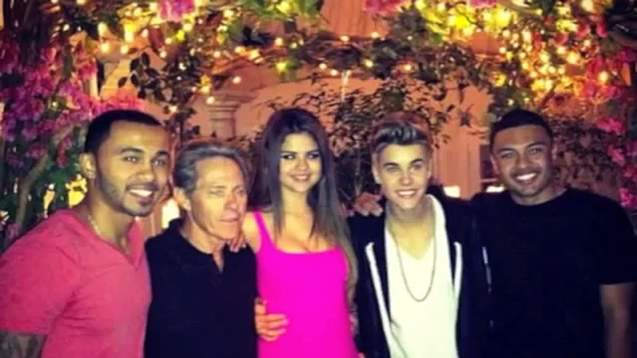 Selena Gomez and Justin Bieber having dinner July 22nd