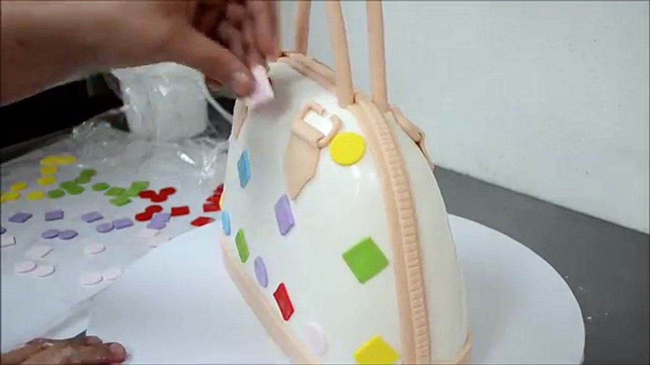 Louis Vuitton Purse Cake tutorial video