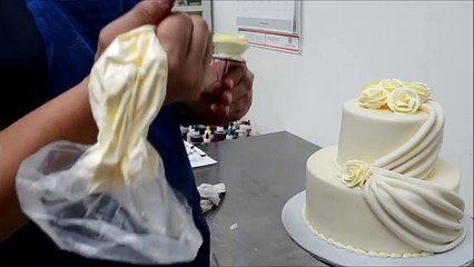 Make Wedding cakes with Roses