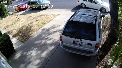 A package thief gets a taste of his own medicine.