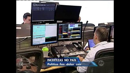 Escândalos de corrupção fazem o dólar despencar