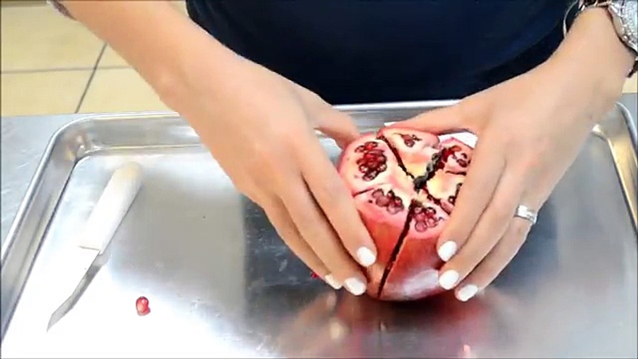 Secret Pomegranate Cutting Technique TRY IT!!!!!