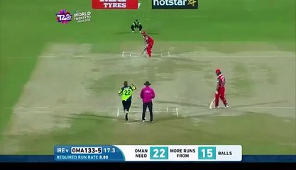 First Time in The History of Cricket Outstanding Effort in The feild - Feilder Stops A Huge Six