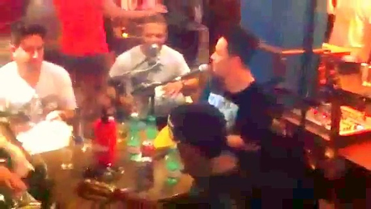 Pagode do Adalto (A Gente faz a Festa- Niver da Vitória).