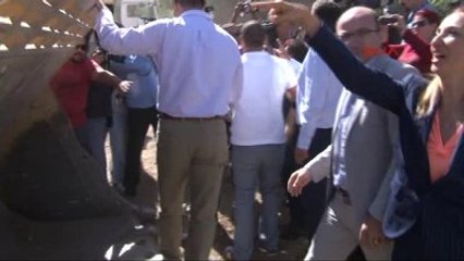 Ankara CHP Milletvekilleri Ankara' da İş Makinalarının Önüne Geçti