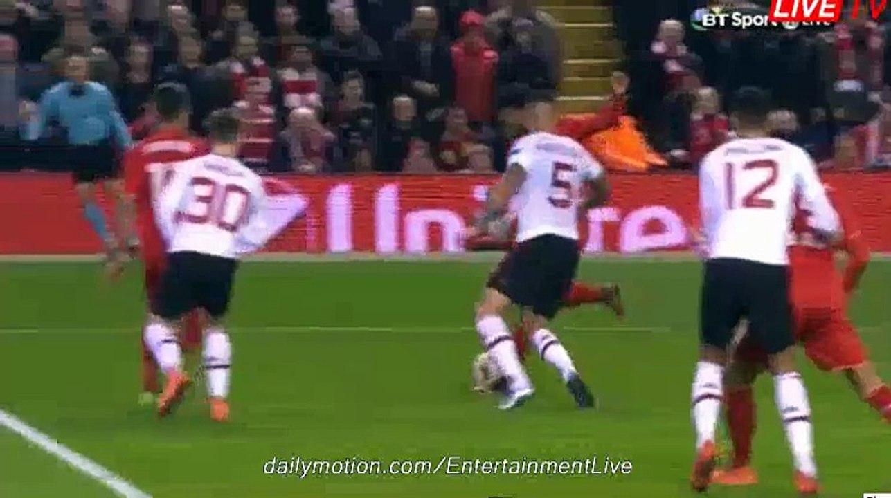 Philippe Coutinho Incredible MISS Liverpool 1-0 Manchester United 10-03-2016