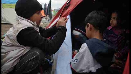 Idomeni, nueva puerta a Europa cerrada para miles de refugiados