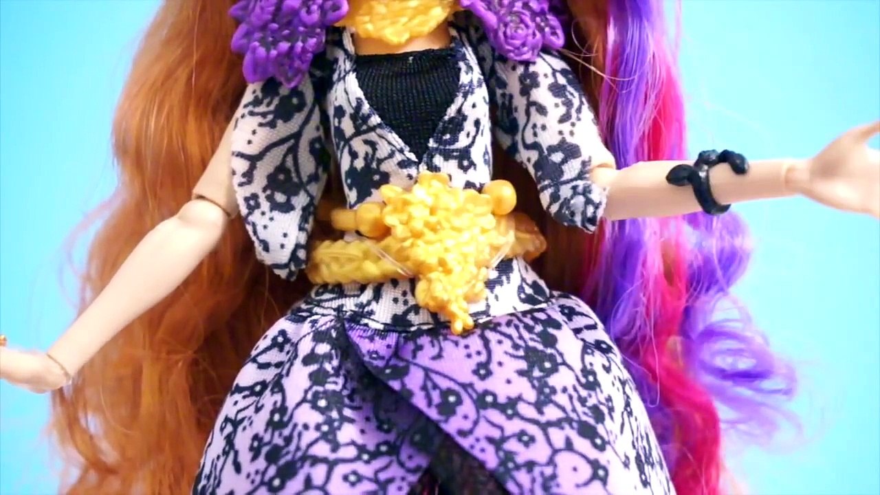 Ever After High EAH - Spring Unsprung - Holly OHair - Fairytale Daughter of Princess Rapu