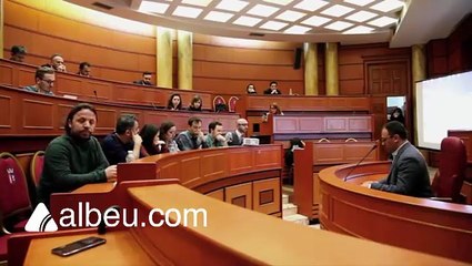 Albeu.com - I fton Erion Veliaj por i pret Arbër Mazniku, Nisma "Për Publiken" braktis seancën