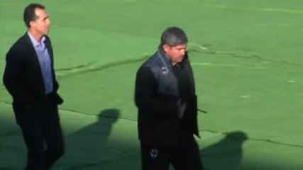 Carlos Barra se convierte en el primer técnico cesado del torneo