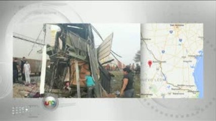 Confirman 17 muertos en choque de tren con autobús