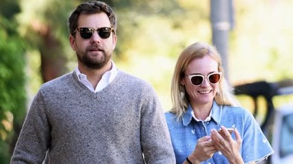 Скачать видео: Diane Kruger and Joshua Jackson Took 10 Years to Move In Together