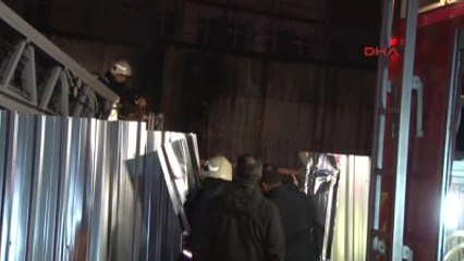 Beylikdüzü'nde İşçilerin Kaldığı Konteynerde Yangın