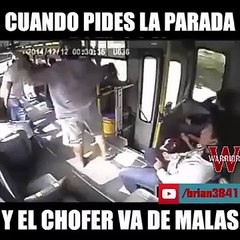 Cuando pides la parada y el chófer va de malas