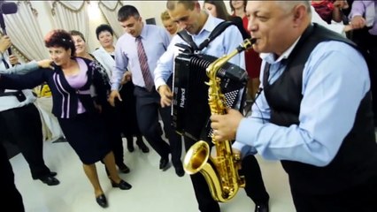 Formatie Nunta Bacau Sarba Saxofon si Acordeon la nunta in Bacau