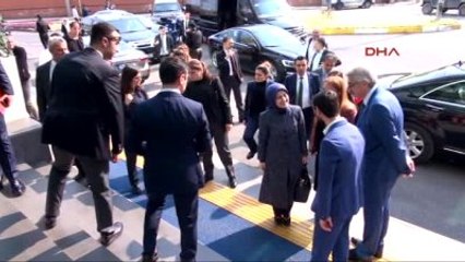 Diyarbakır Sare Davutoğlu'nu Diyarbakır'da Beyaz Tülbent Takan Kadınlar Karşıladı