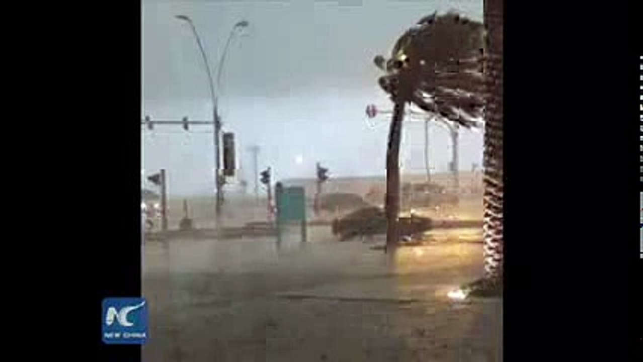 RAW UAE battered by thunderstorm 2016
