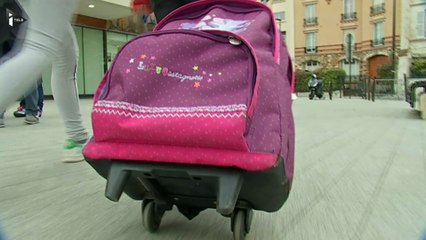 Sécurité routière: des bandes réfléchissantes sur les cartables