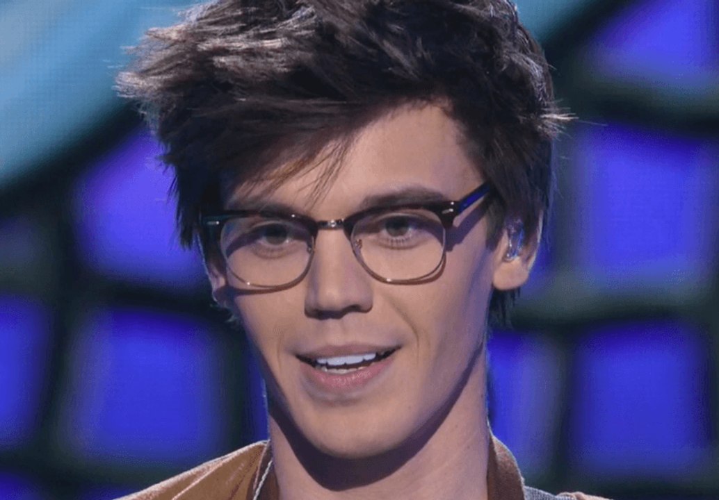 Top 6: MacKenzie Bourg sings 'You Are So Beautiful' on American Idol