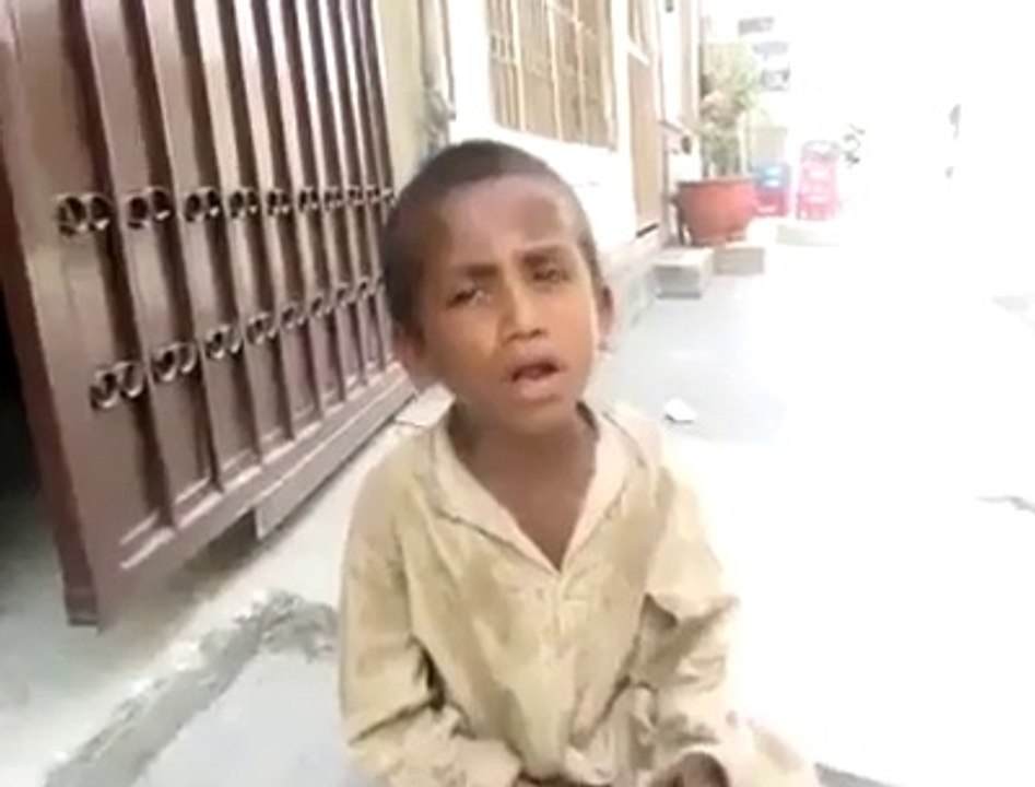 آپ نے بے شمار مشہور نعت خواں عاشقان رسول کو بھِی سنا ہوگا آج اس ننھے عاشق کو بھی سنیں اور دل کھول کر شیئر کریں ۔