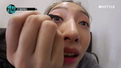 [김재경TV] 탈의실 셀프몰카 장착 후 옷갈아입기 #므흣