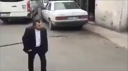 This angry short man fight amazingly