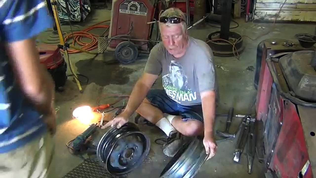 Vi bastano solo 2 vecchi cerchioni e potrete costruire qualcosa di fantastico a costo 0!