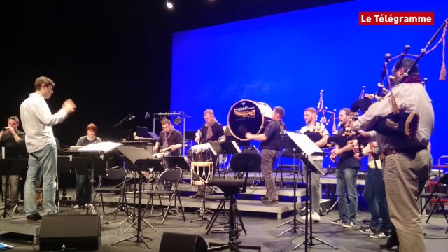Quimper. Quand le bagad joue du Berlioz, c'est fantastique !