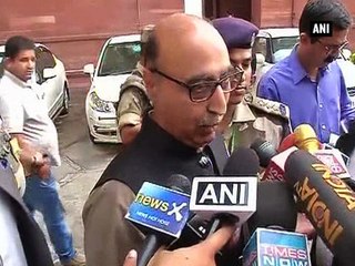 Delhi: Pak envoy meets Home Secretary