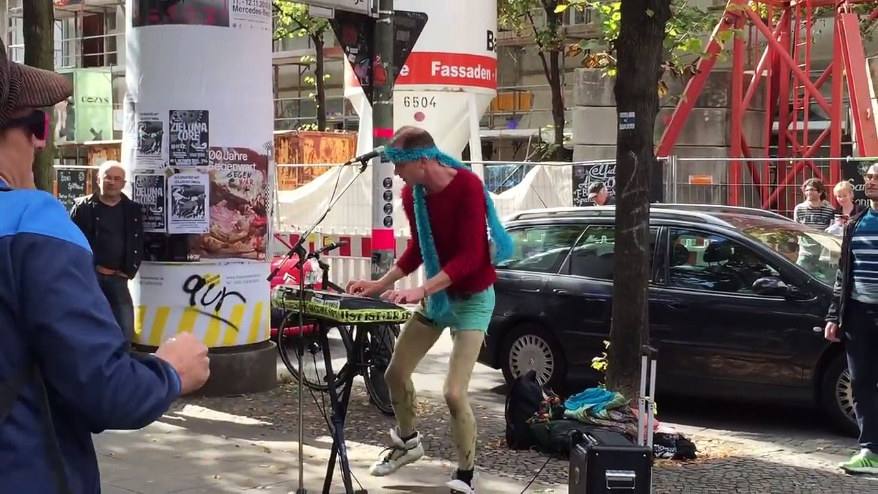 Crazy Guy sings "F.U.C.K" song in front of Kids in the Street in Germany