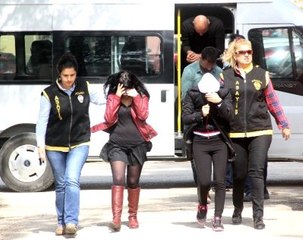 Swinger Operasyonu! Suçüstü Yakalandı "Kocam Beni İzlemekten Zevk Alıyor" Dedi