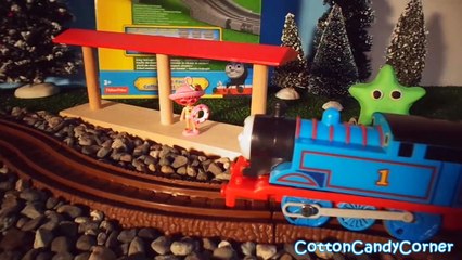 Does Thomas Trackmaster work with Thomas Take & Play