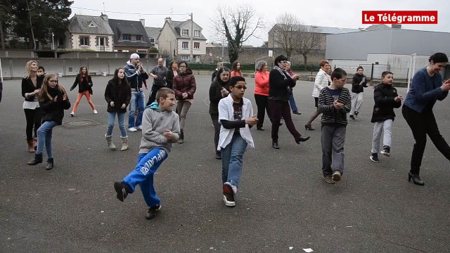 Saint-Brieuc. Flash mob au collège Racine