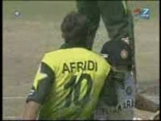 Affridi aur Sahwak ki cricket ma fight ho gai fight between pakistan and india 2016 new videos
