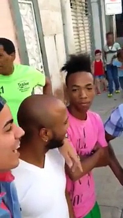 Pelea cayejera entre dos mujeres en La Habana